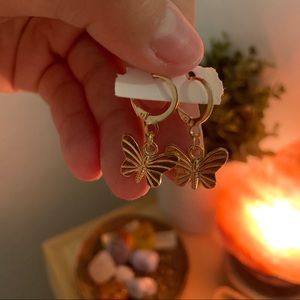 butterfly dangling earring!